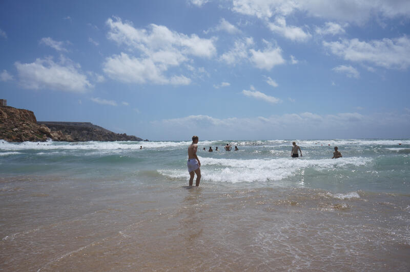 Baden im Meer auf der Sprachreise Malta