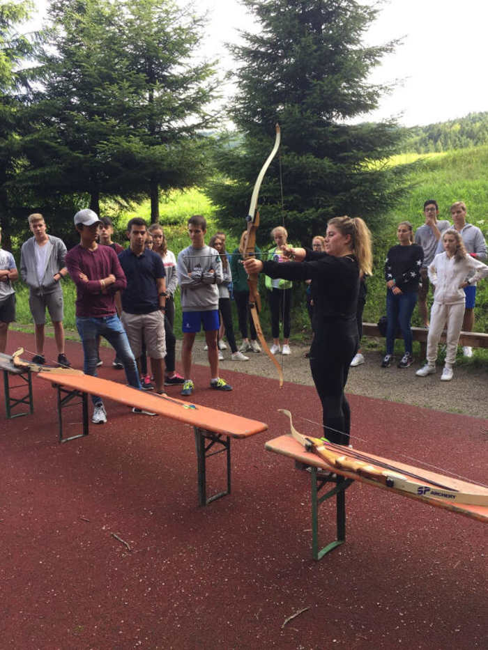 Bogenschiessen im Englisch Feriencamp