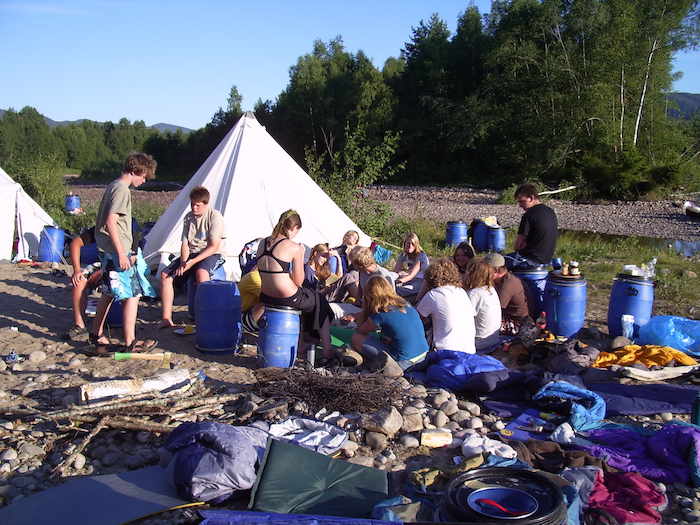 Frühstück in der Natur bei der Jugendreise in Norwegen