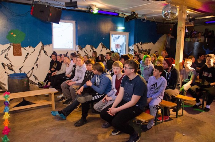 Abendprogramm in der Unterkunft im Ski- und Snowboardcamp im Zillertal