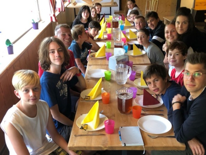 Frühstückstisch im Sommercamp auf Sylt