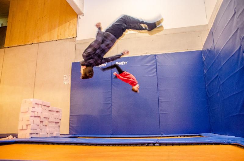 Salto am Trampolin im Skicamp auf der Gerlosplatte