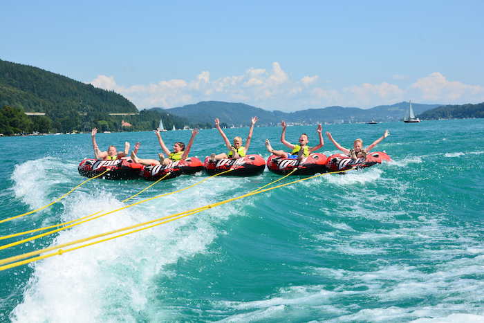 Wasserreifen Spass auf der Jugendreise Kärnten