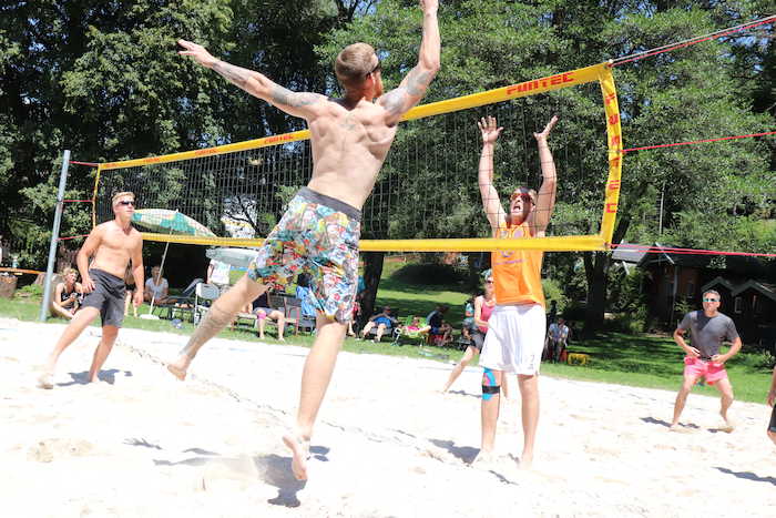Beachvolleyballturnier auf der Jugendreise Kärnten