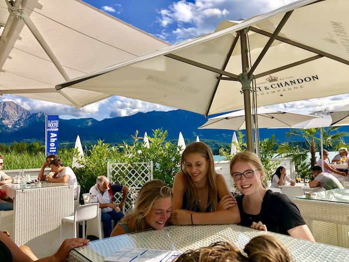 Mädchengruppe auf der Jugendreise Kärnten
