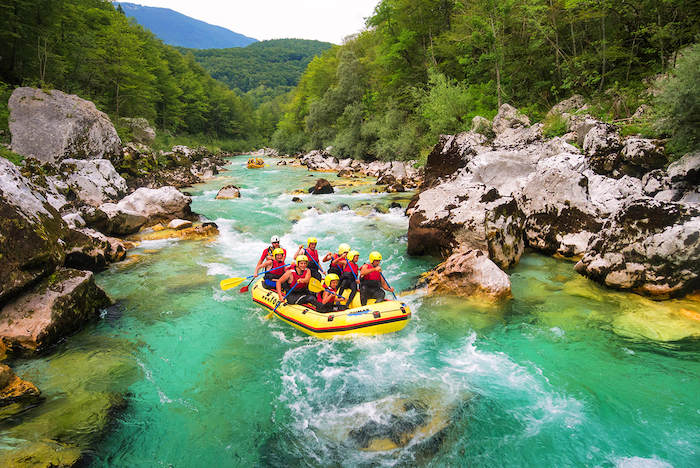 Gruppe beim River Rafting auf der Jugendreise Kärnten