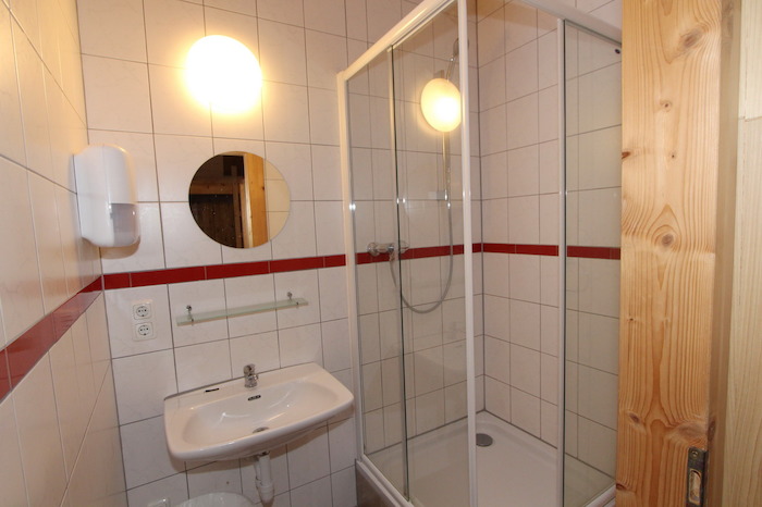 Badezimmer im Ski-Lager Österreich