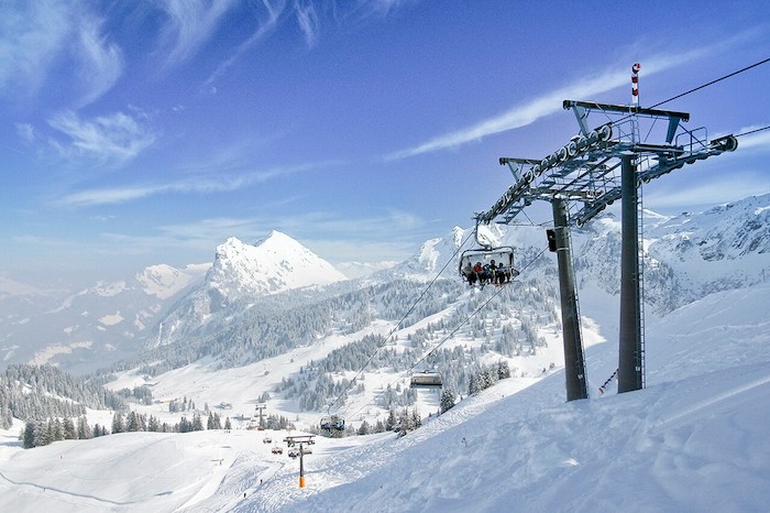 Skilift im Ski-Lager Österreich