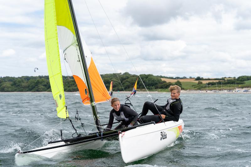 Segelunterricht im Kitesurf-Camp Ostsee
