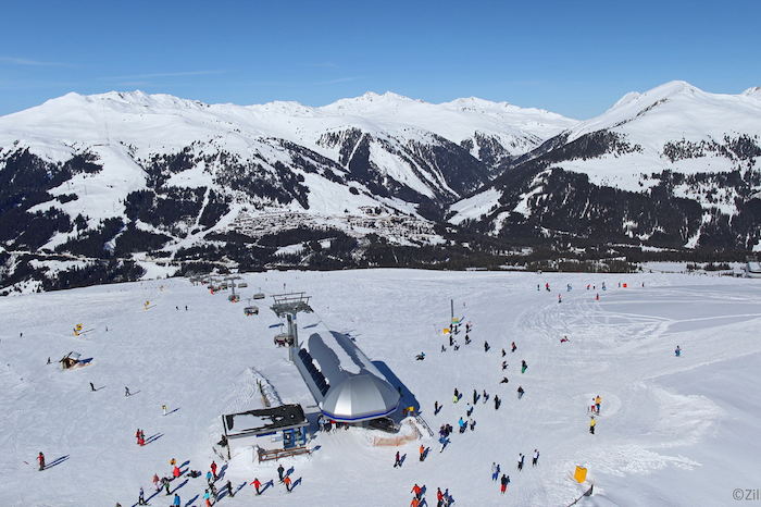 Skilift im Skilager in Österreich