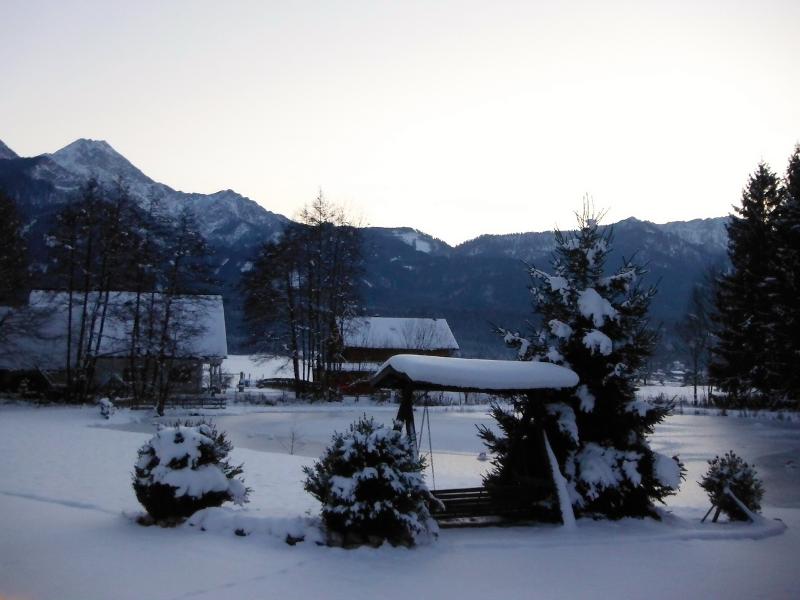 Schneelandschaft im Skilager in Österreich