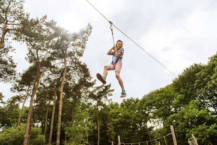SlackLine fahren im Sport Feriencamp