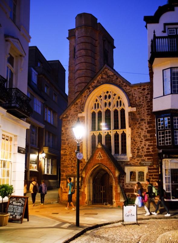 Stadt bei Nacht auf der Sprachreise England