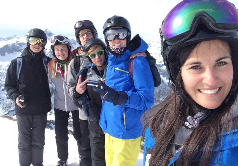 Selfie auf dem Berg im Skilager