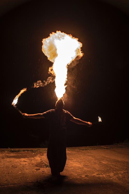 Feuerkünstler im Kinderferiencamp