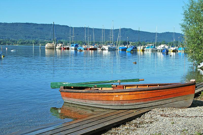 Boot am Ufer im Sprachcamp am Bodensee