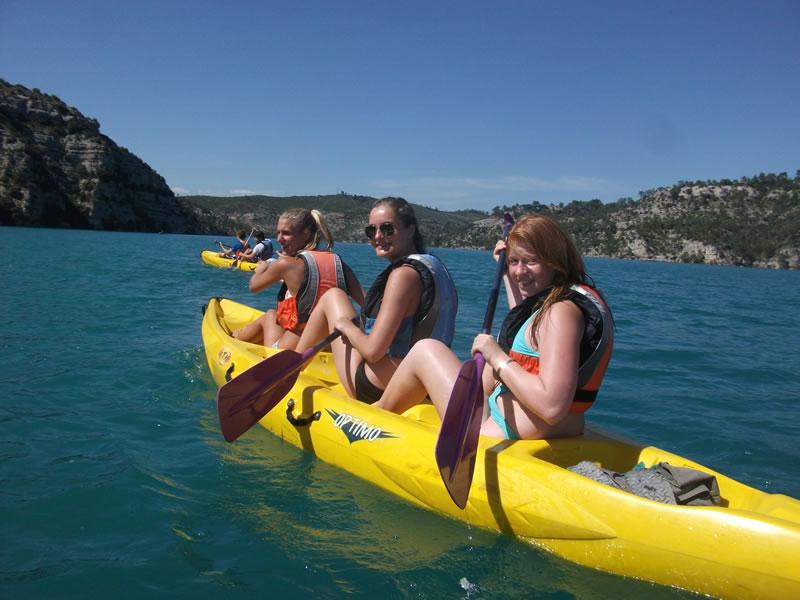 Kayak fahren auf der internationalen Schülersprachreise Frankreich