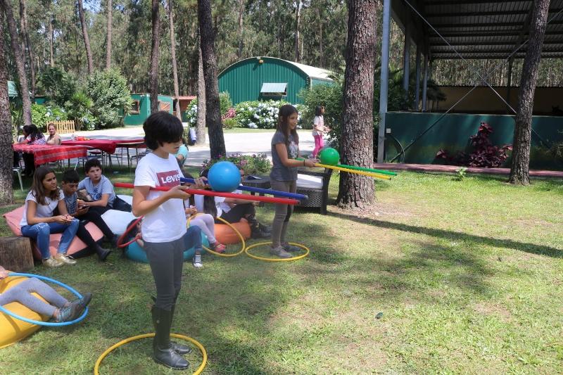 Balancespiele in den internationalen Reiterferien Portugal