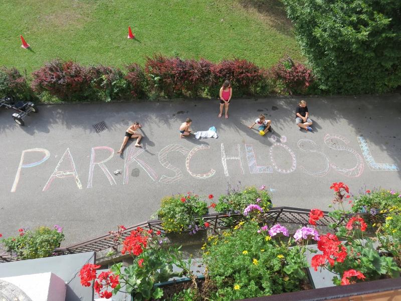 Kreidenmalerei im Tanz-Sommercamp