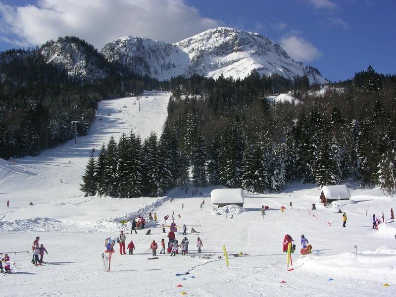 Das Skigebiet im Winter-Camp für Kinder