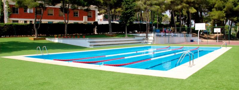 Schwimming Pool im Englisch Sommercamp bei Barcelona