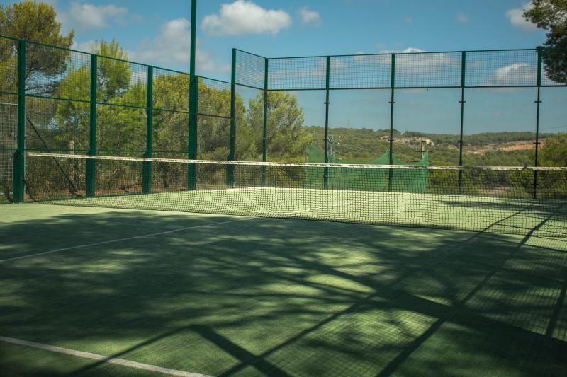 Volleyball Platz im Englisch Sommercamp bei Barcelona