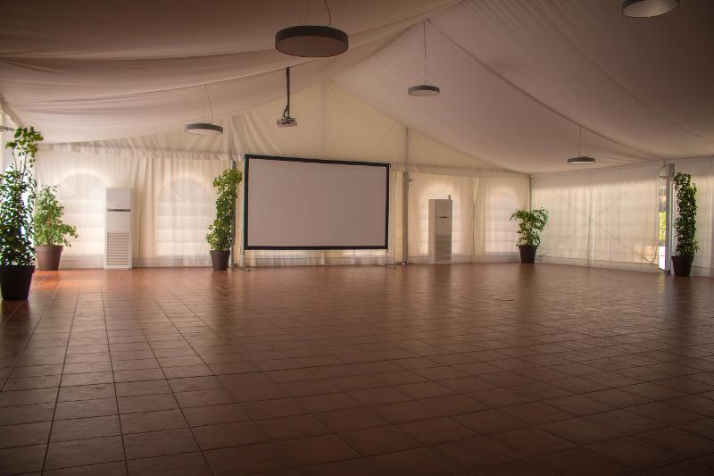 Leinwand im Englisch Sommercamp bei Barcelona