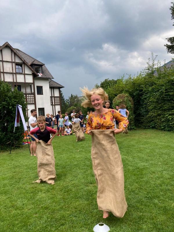 Sackhüpfen im Englischcamp Salzburg