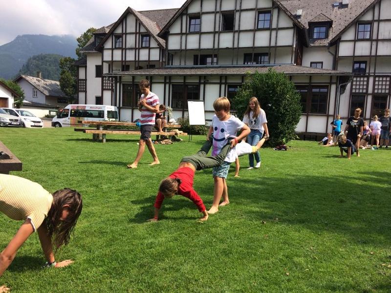 Spiele im Garten im Englischcamp Salzburg
