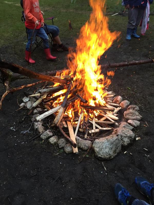 Lagerfeuer im Camp Outdoor Grundlsee