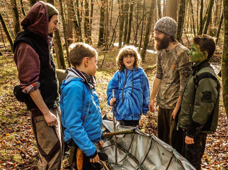 Im Survival Camp für Kinder in Österreich haben die Kinder viel Spaß