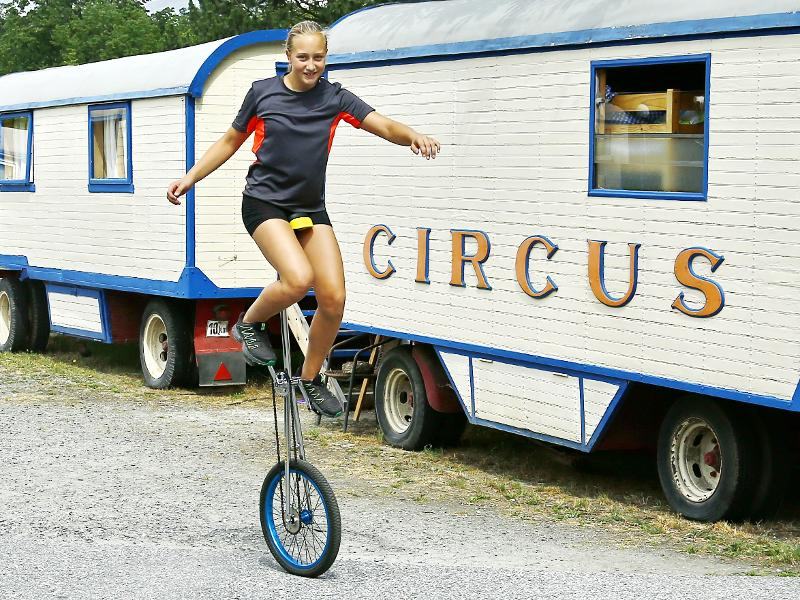 Einrad fahren im Zirkuscamp Drosendorf