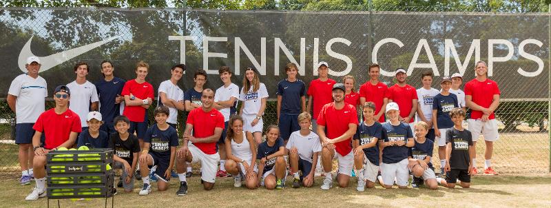 Gruppenfoto aus dem Feriencamp Tennis